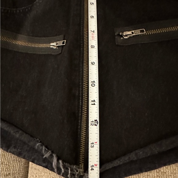 Carmar Denim Double Zip Front Skirt Size 27
Black Distressed Micro Mini skirt - Picture 5 of 6